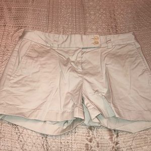 Like New! Women’s Vineyard Vines Beige Shorts!